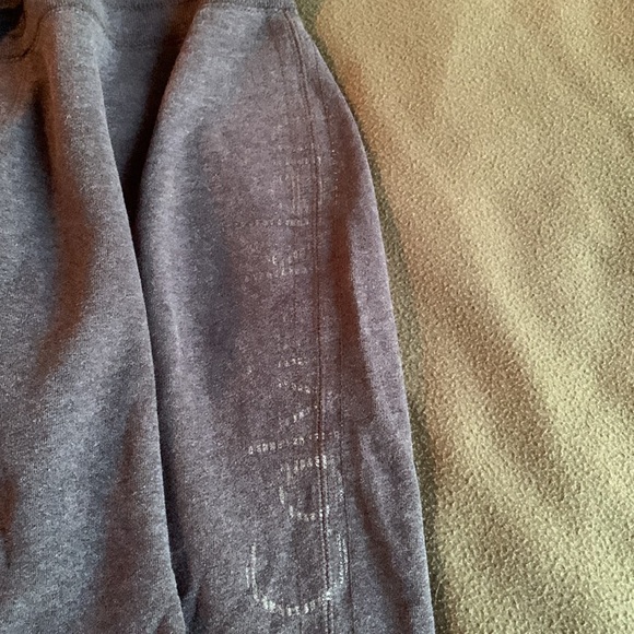 Calvin Klein dark heather gray cropped sweatpants. Most likely size medium - Picture 6 of 7